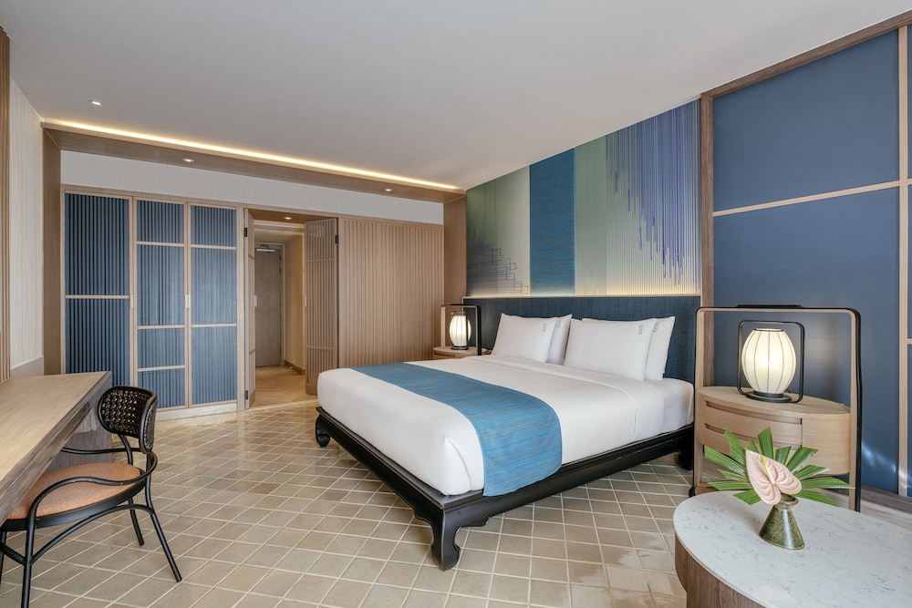 Habitación Premium, 1 cama de matrimonio grande, vistas a la piscina, planta baja del hotel Holiday Inn Resort Phuket, An Ihg. Foto 3
