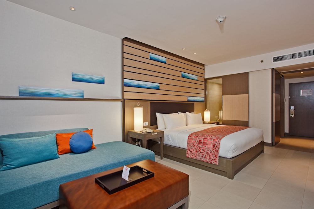 Habitación estándar, 1 cama de matrimonio grande del hotel Holiday Inn Resort Phuket, An Ihg. Foto 2