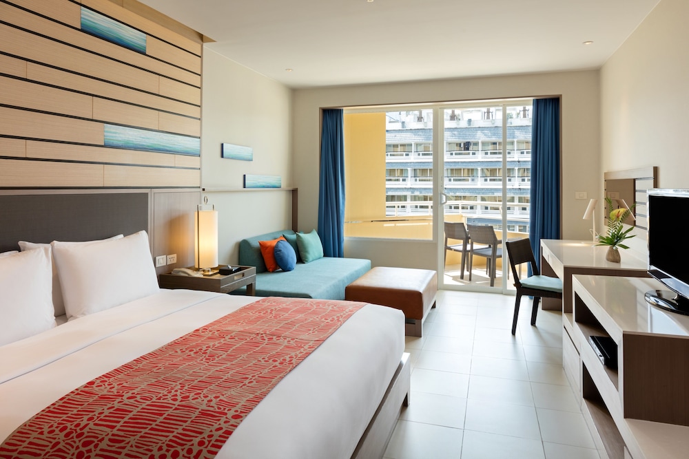 Habitación estándar, 1 cama de matrimonio grande del hotel Holiday Inn Resort Phuket, An Ihg. Foto 7