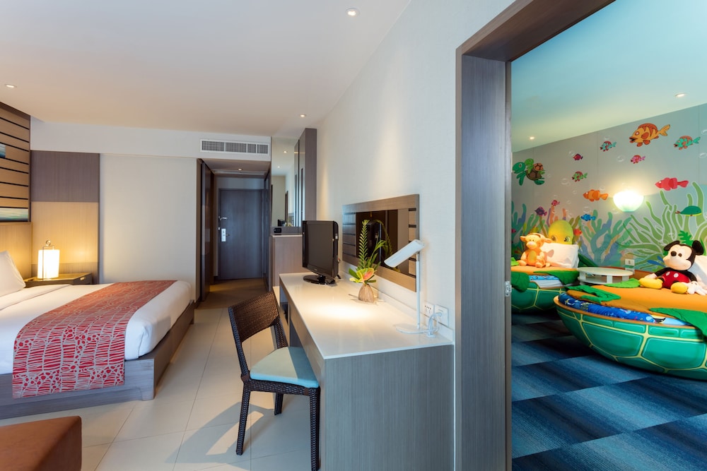 Suite familiar, varias camas del hotel Holiday Inn Resort Phuket, An Ihg. Foto 3