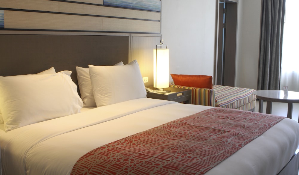 Suite familiar, varias camas del hotel Holiday Inn Resort Phuket, An Ihg. Foto 4