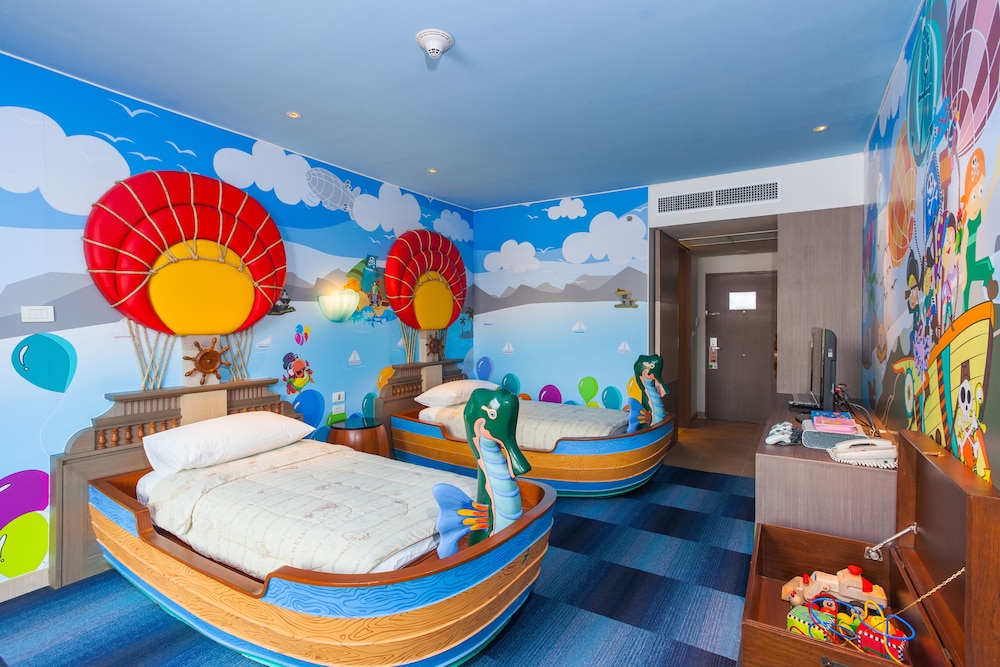 Suite familiar, varias camas del hotel Holiday Inn Resort Phuket, An Ihg. Foto 8