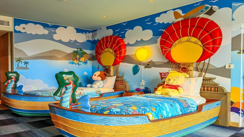 Suite familiar, varias camas del hotel Holiday Inn Resort Phuket, An Ihg. Foto 9