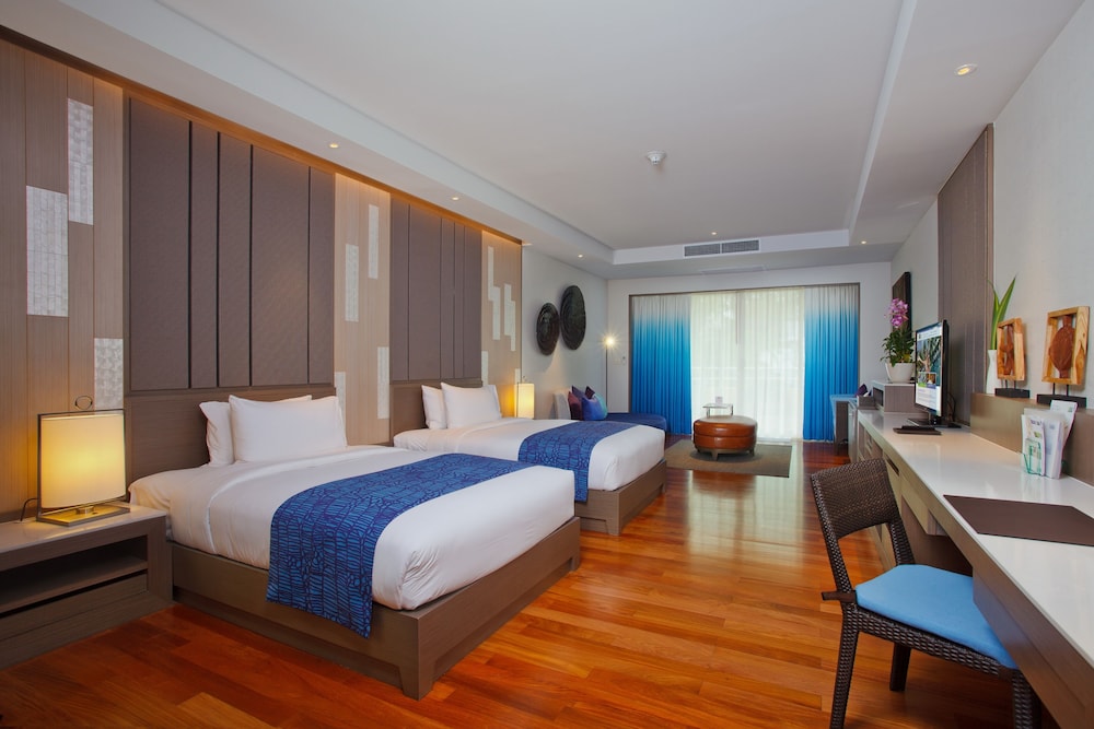 Suite, 2 camas individuales, vistas a la piscina (Furnished Balcony) del hotel Holiday Inn Resort Phuket, An Ihg. Foto 1