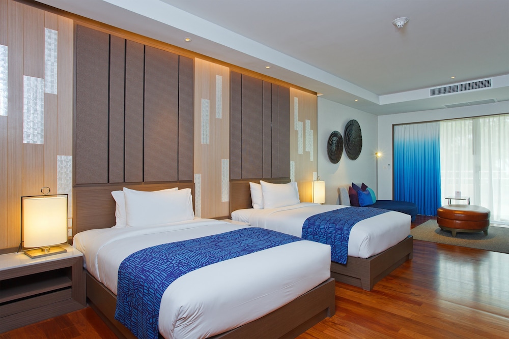 Suite, 2 camas individuales, vistas a la piscina (Furnished Balcony) del hotel Holiday Inn Resort Phuket, An Ihg. Foto 3