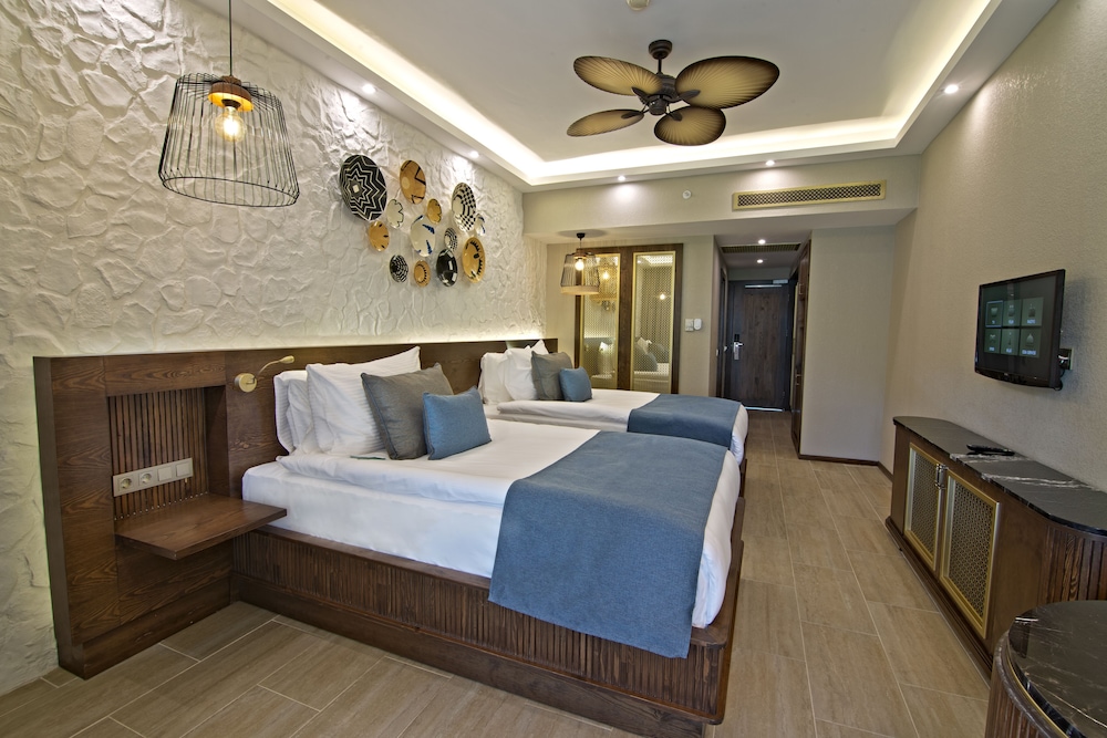 Suite familiar, 1 cama de matrimonio grande, terraza del hotel Rixos Sungate - The Land Of Legend Access