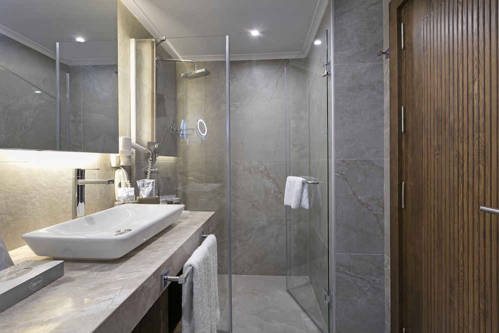 Suite familiar, 1 cama de matrimonio grande, terraza del hotel Rixos Sungate - The Land Of Legend Access. Foto 4