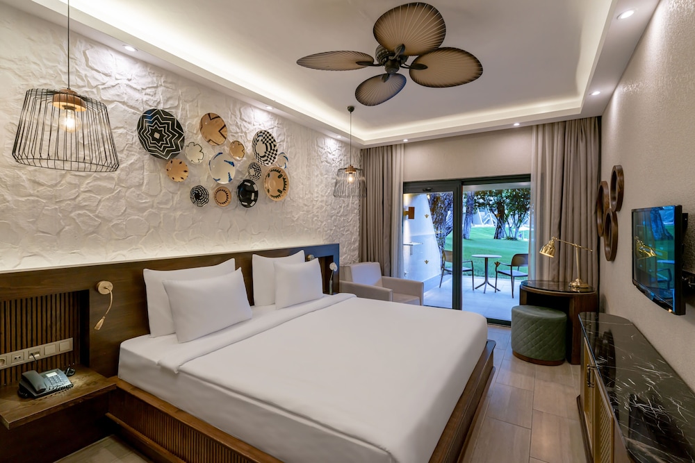 Habitación Confort, 1 cama de matrimonio grande del hotel Rixos Sungate - The Land Of Legend Access. Foto 1