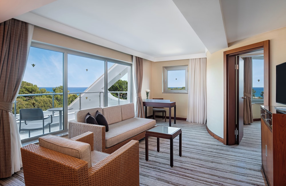 Suite Grand, 1 cama de matrimonio grande del hotel Rixos Sungate - The Land Of Legend Access