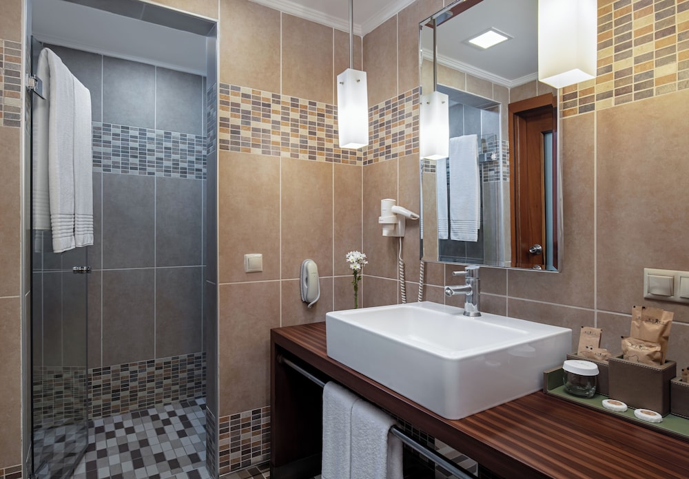 Suite Grand, 1 cama de matrimonio grande del hotel Rixos Sungate - The Land Of Legend Access. Foto 4