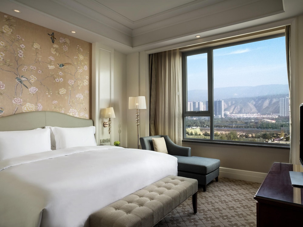 SUITE PREMIUM PRESTIGE, Acceso Club Millésime, 1 Cama King Size del hotel Sofitel Xining. Foto 1