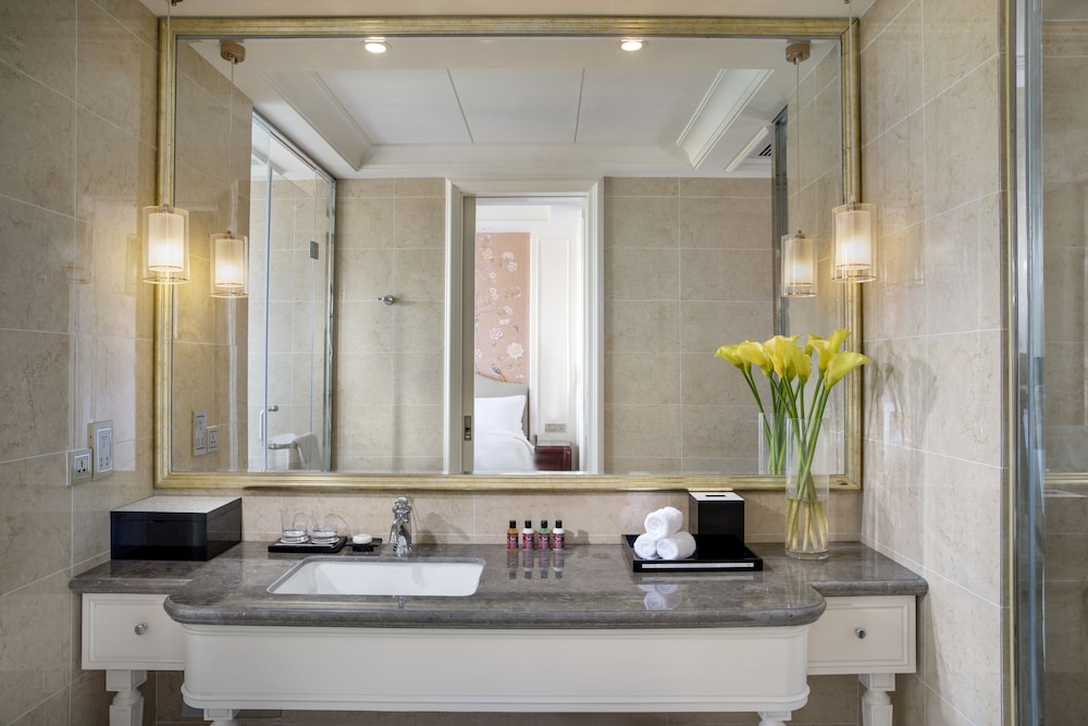 SUITE PREMIUM PRESTIGE, Acceso Club Millésime, 1 Cama King Size del hotel Sofitel Xining. Foto 4
