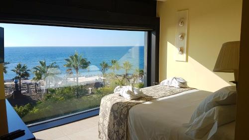 Suite Banús con vistas al mar del hotel Gran Guadalpin Banus