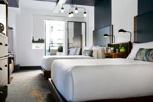 Alojamiento Gallery con 2 camas grandes - Adaptado para personas con discapacidad del hotel The Renwick. Foto 1