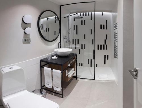 Habitación Triple del hotel Icon Embassy. Foto 4