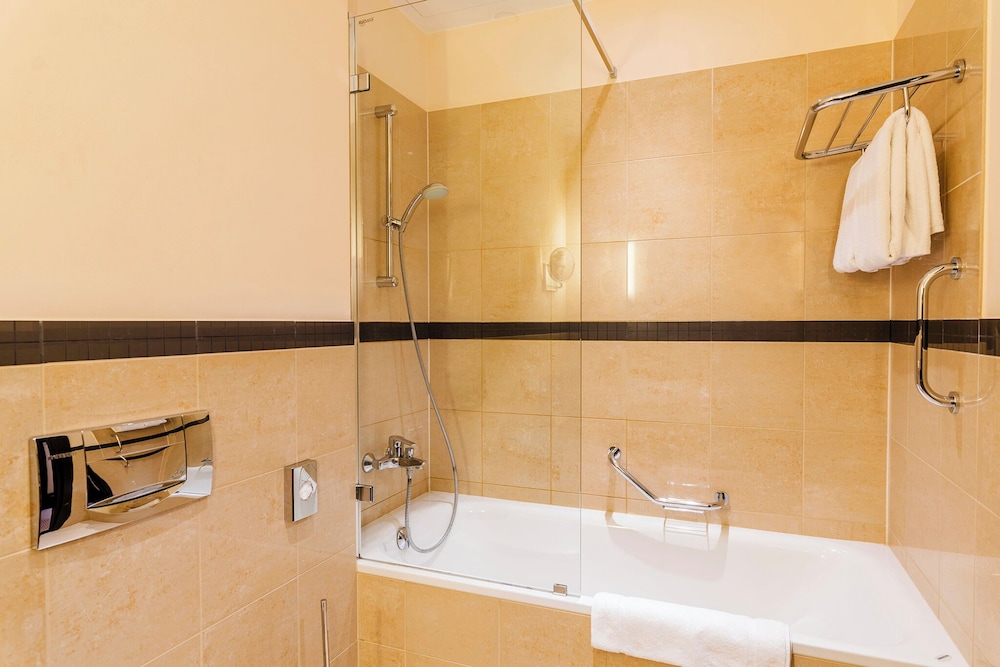 Habitación estándar con 2 camas individuales del hotel Polonia Palace. Foto 3