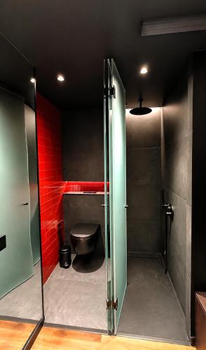 Habitación Doble Deluxe - 1 o 2 camas del hotel Yomo Hostal BCN Port. Foto 6
