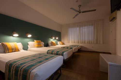 Habitación Cuádruple del hotel Yomo Hostal BCN Port