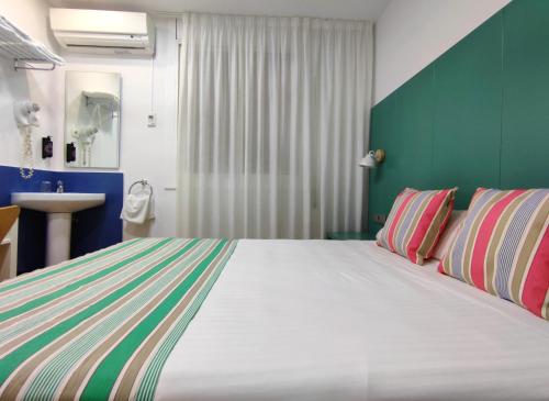 Habitación Doble con baño compartido - 1 o 2 camas del hotel Yomo Hostal BCN Port