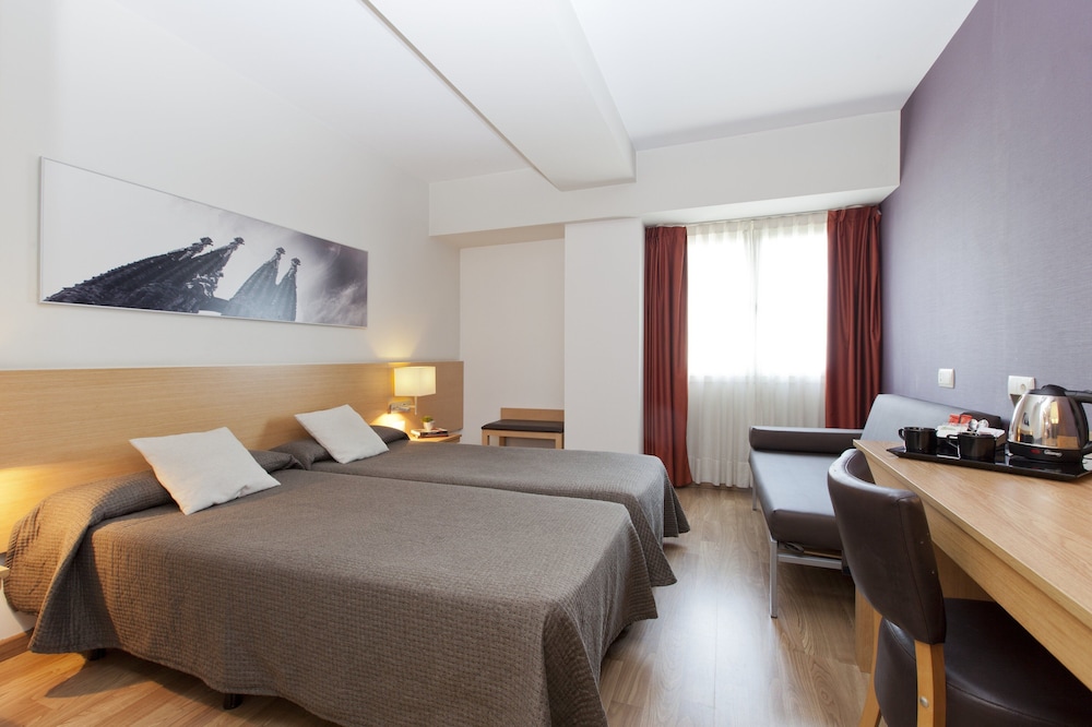 Habitación Triple Estándar del hotel Sagrada Familia