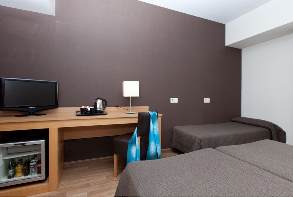 Habitación Triple Estándar del hotel Sagrada Familia. Foto 3