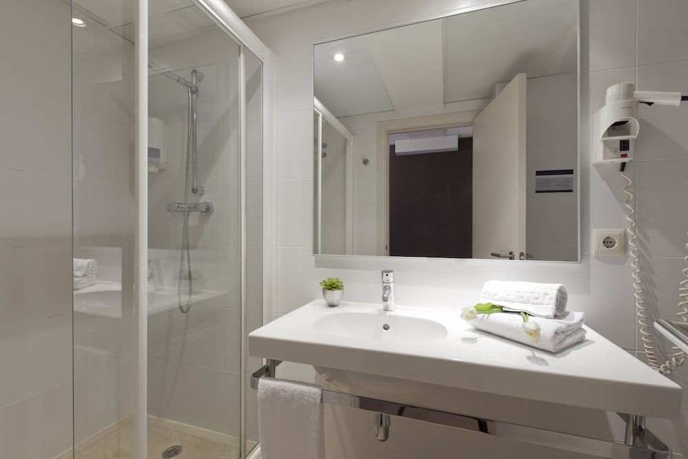 Doble cama matrimonial o 2 camas individuales del hotel Sagrada Familia. Foto 6