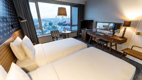 Habitación Superior con vistas a la ciudad del hotel The Marmara Pera. Foto 4