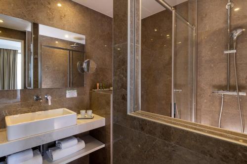 Habitación Doble Superior del hotel Le Littré. Foto 5