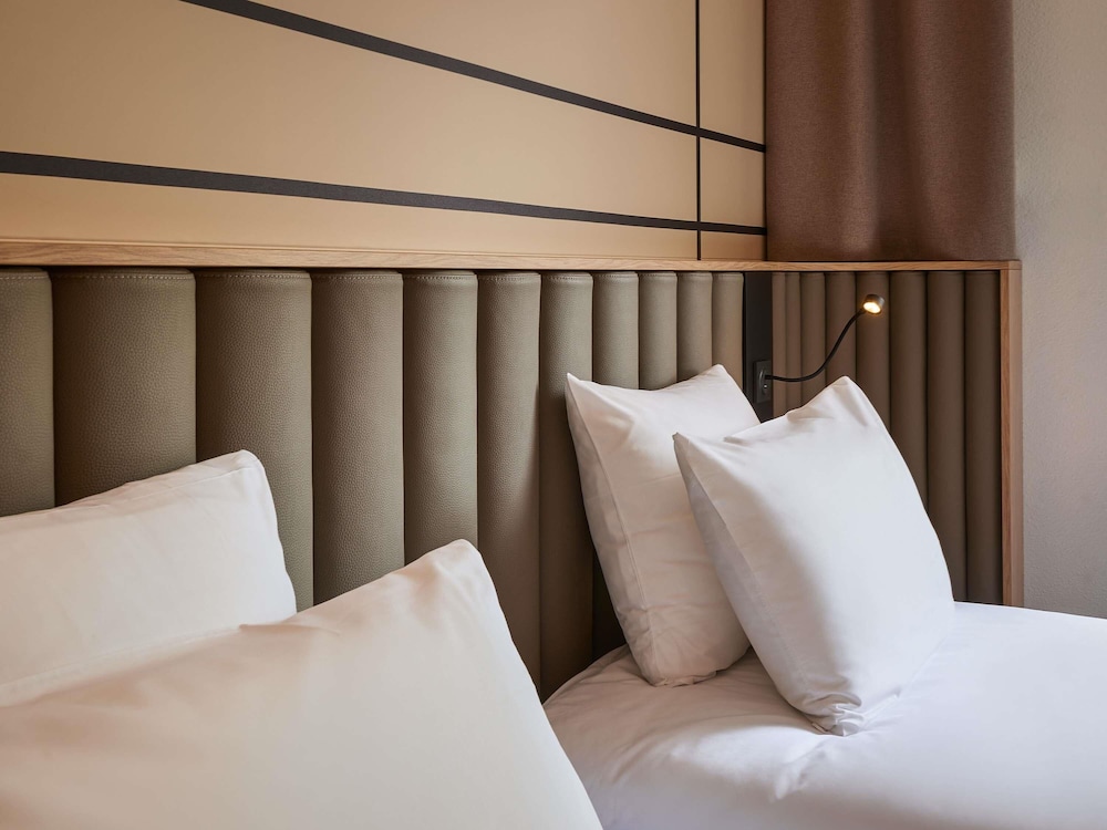 Habitación Clásica - 2 camas individuales del hotel Mercure Paris Nanterre. Foto 2