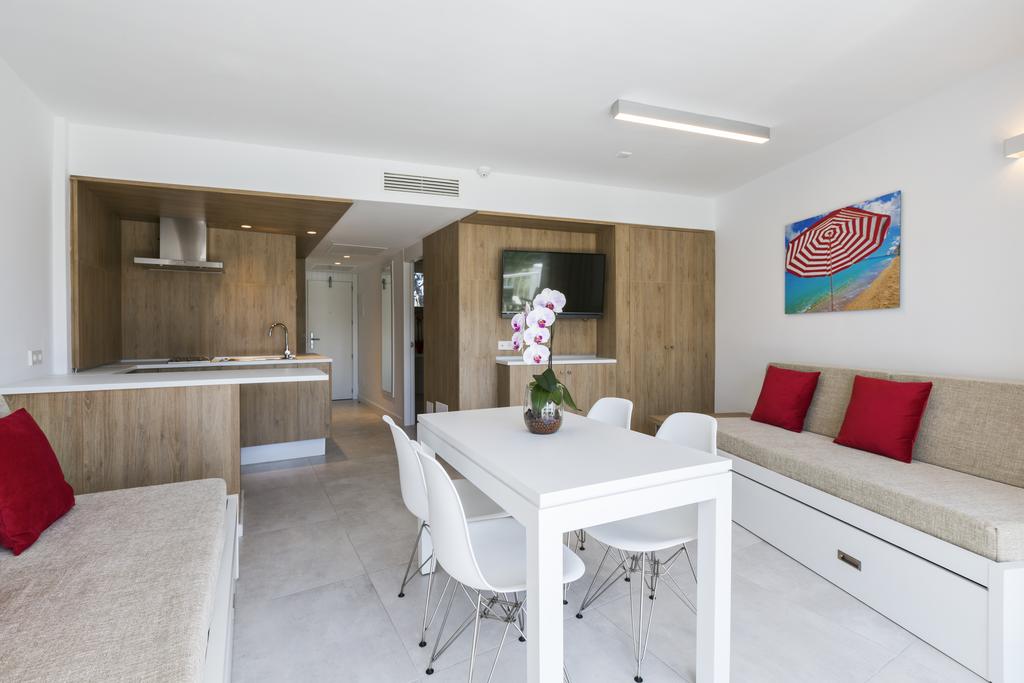 Apartamento 1 habitación Familiar del hotel Playas Cas Saboners. Foto 1