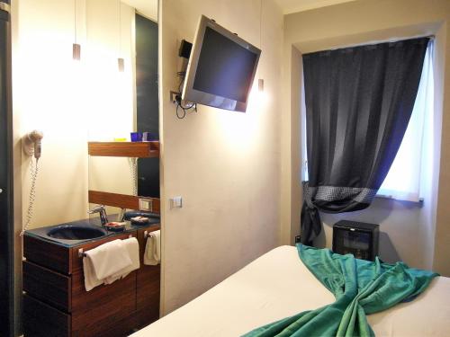 Habitación Doble del hotel California. Foto 13