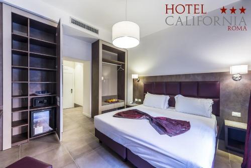 Habitación Doble Superior del hotel California. Foto 18