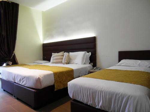 Habitación Triple Superior del hotel California. Foto 3