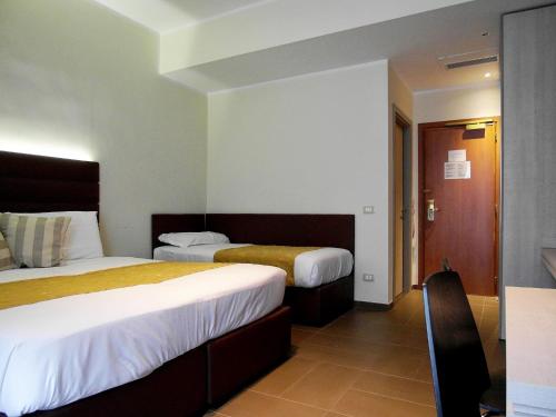 Habitación Triple Superior del hotel California. Foto 4