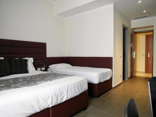 Habitación Triple Superior del hotel California. Foto 5