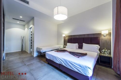 Habitación Triple Superior del hotel California. Foto 17