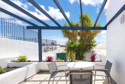 Apartamento Balcón o Terraza 1 habitación Sofá Cama incluido 2 Camas individuales kitchenette del hotel Playamar. Foto 3