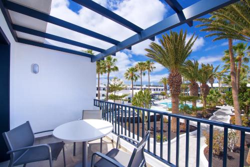 Apartamento con vistas a la piscina del hotel Playamar. Foto 3