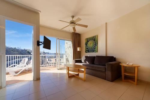 Classic Junior Suite with Large Balcony del hotel Altamadores. Foto 2