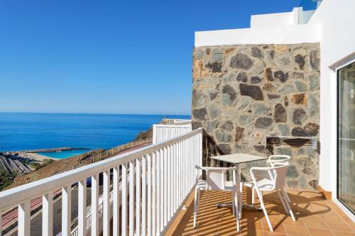 Classic Junior Suite with Large Balcony del hotel Altamadores. Foto 7