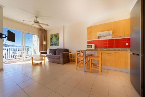 Suite Junior Clásica con terraza del hotel Altamadores. Foto 5