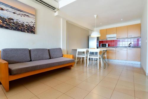 Apartamento Clásico de 1 dormitorio con terraza y vistas a la piscina del hotel Altamadores. Foto 3