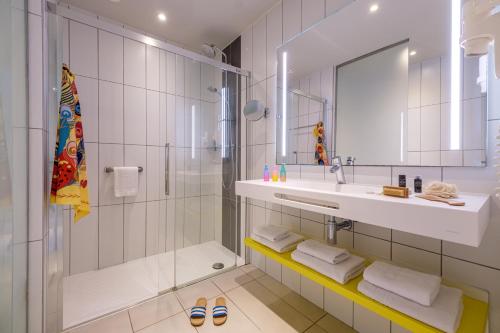 Habitación doble Vista Jardín Balcón o Terraza Accesible 2 Camas individuales del hotel Estival ElDorado Resort. Foto 4