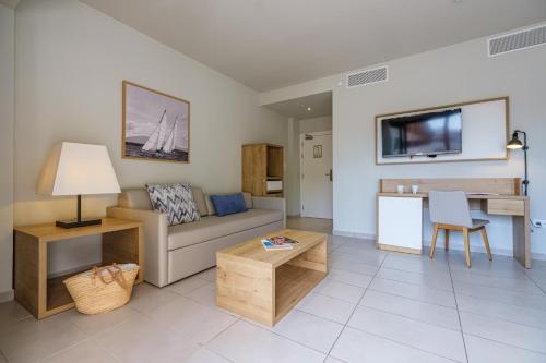 Suite Junior del hotel Estival ElDorado Resort. Foto 1