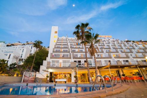 Apartamento con balcón del hotel Cala Nova. Foto 3