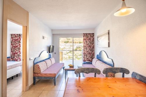 Apartamento con balcón del hotel Cala Nova. Foto 79