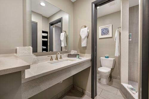 Habitación con 2 camas grandes - No fumadores del hotel Best Western Inn On The Avenue. Foto 5