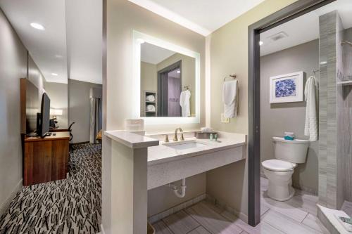 Habitación con 2 camas grandes - No fumadores del hotel Best Western Inn On The Avenue. Foto 7