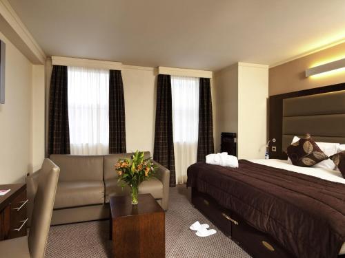 Habitación Executive King con sofá cama del hotel Mercure London Paddington. Foto 9