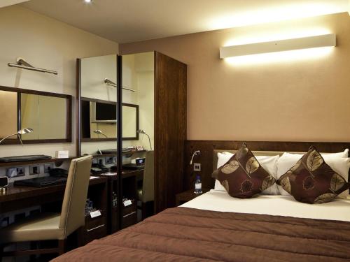 Habitación Doble Pequeña del hotel Mercure London Paddington. Foto 9
